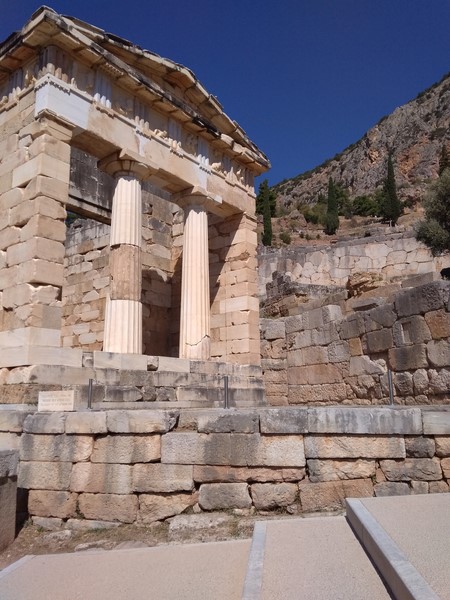 Delphi Day Tour